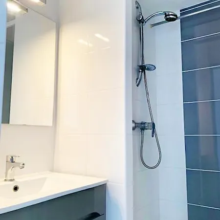 4 Pers, 1 Chambre, Loggia, Piscine + Parking A 50m De La Mer - Ref Amou07 *